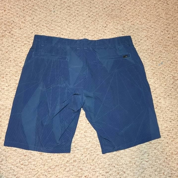 Oakley Regular Fit Shorts Men's Size 40 - Picture 3 of 6